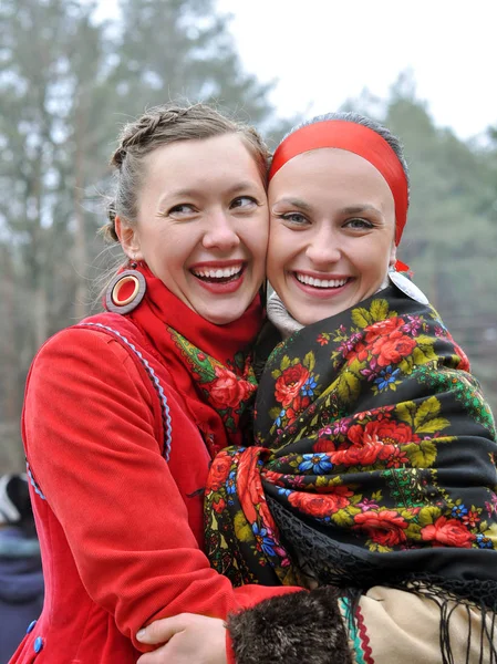 Outdoor Portrait Two Young Ukrainian Women Traditional Ukrainian Clothes — Stock Photo, Image