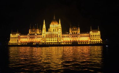   Budapeşte'de Parlamento
