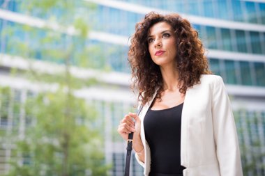 iş kadını yürüyüş