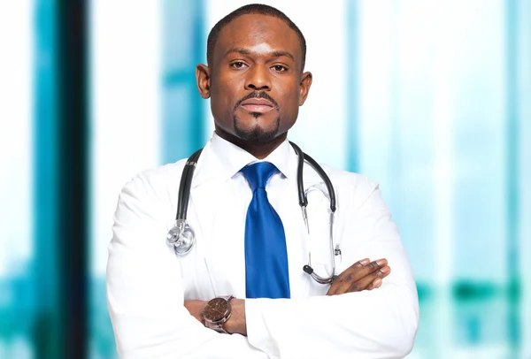 Африканский врач в больнице — стоковое фото