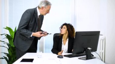 Ofiste iş arkadaşları