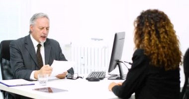 Modern ofis iş görüşmesine 