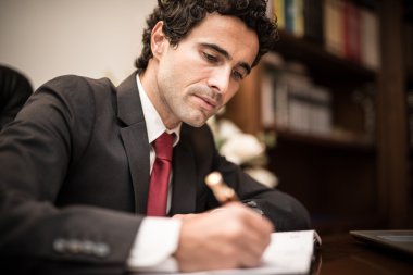 İşadamı Studio işyerinde