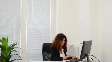 Geç saatlerde iş işkadını