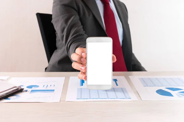 Uomo d'affari al lavoro in ufficio — Foto Stock