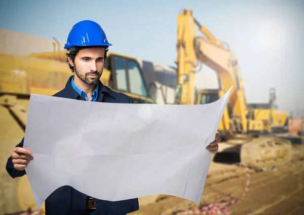 Trabalhador num estaleiro de construção — Fotografia de Stock