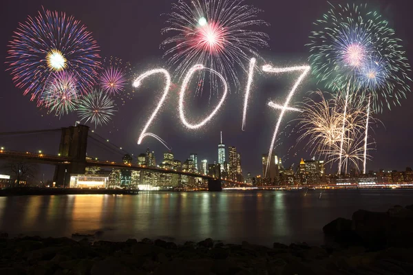 2017 vuurwerk over New York — Stockfoto