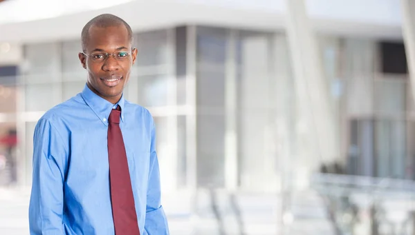 Schöner afrikanischer Geschäftsmann — Stockfoto