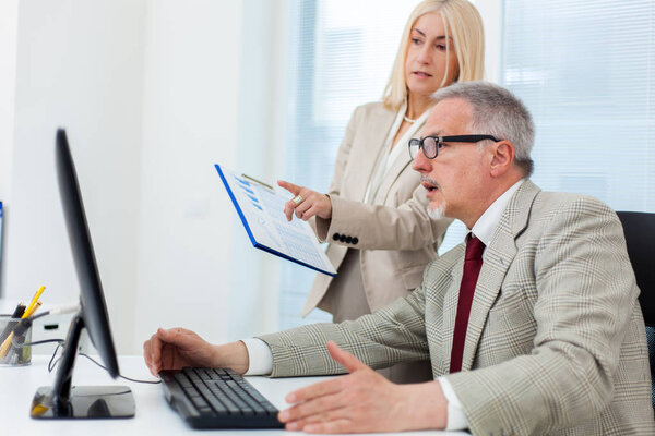 Рабочие деловые люди
