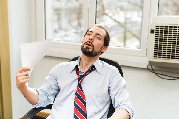 Businessman suffered from broken air conditioner — Stock Photo, Image