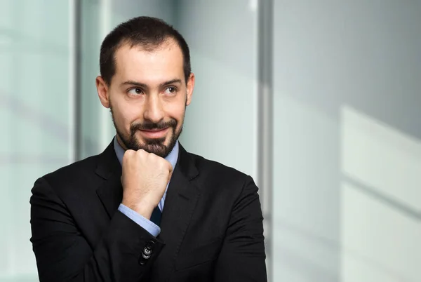 Stilig affärsman i office — Stockfoto