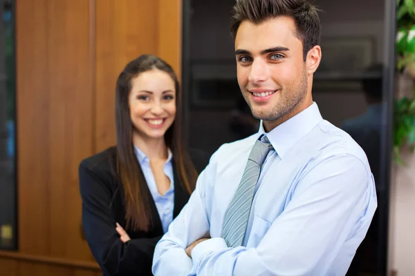 Empresários no escritório — Fotografia de Stock