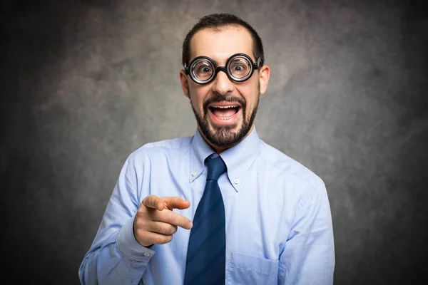 Un hombre de negocios guapo apuntándote — Foto de Stock