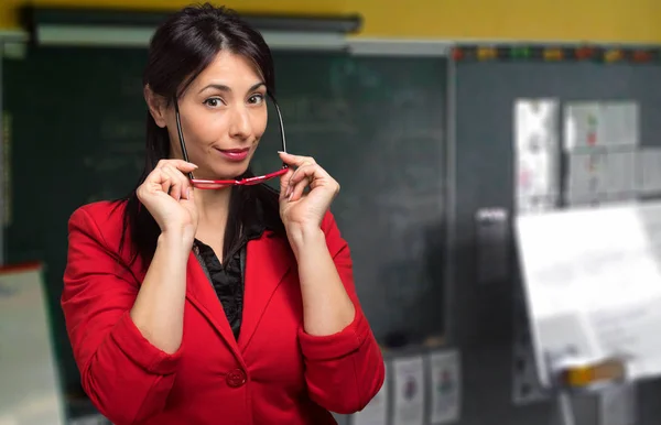 Insegnante donna in classe — Foto Stock