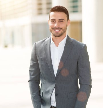 yakışıklı işadamı portresi