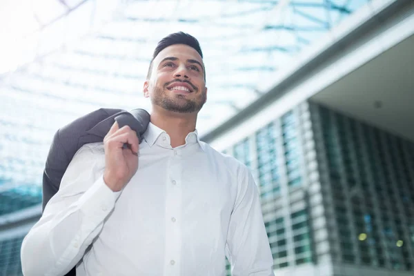 Retrato de hombre de negocios guapo —  Fotos de Stock