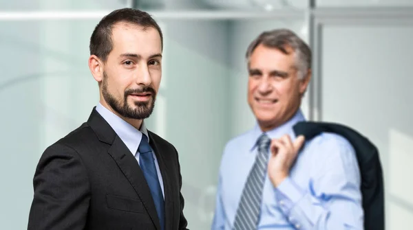 Geschäftspartner in einem modernen Büro — Stockfoto