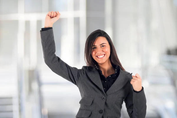 Muito feliz jovem mulher — Fotografia de Stock