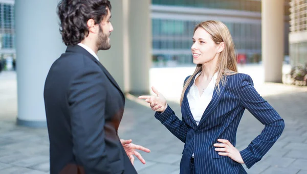 Business people talking — Stock Photo, Image