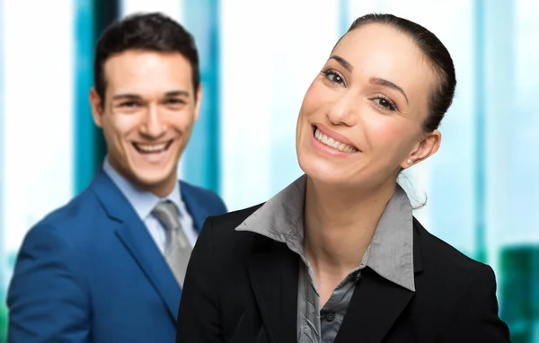 Socios comerciales sonrientes — Foto de Stock