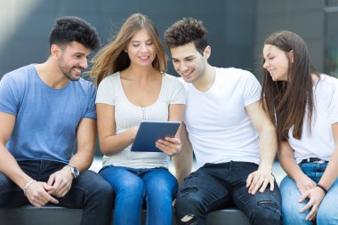 arkadaşlar tablet birlikte kullanma 