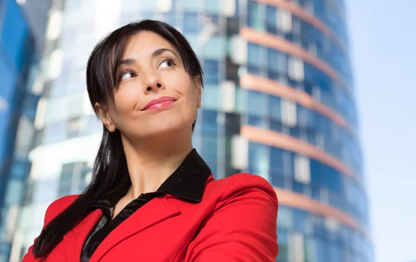 Businesswoman outdoors in city — Stock Photo, Image