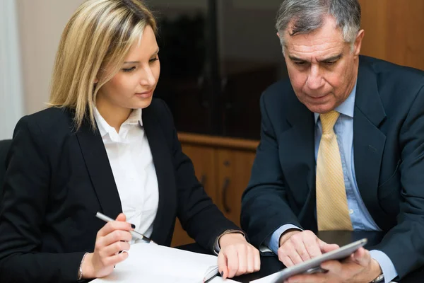 Imprenditori che lavorano — Foto Stock