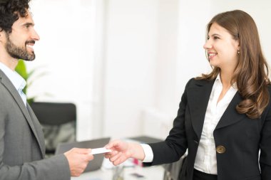 Kartvizit alışverişi insanlar