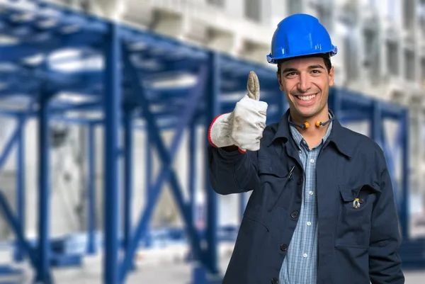 Gelukkig Ingenieur Een Bouwplaats — Stockfoto