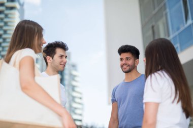 Bir grup mutlu arkadaş