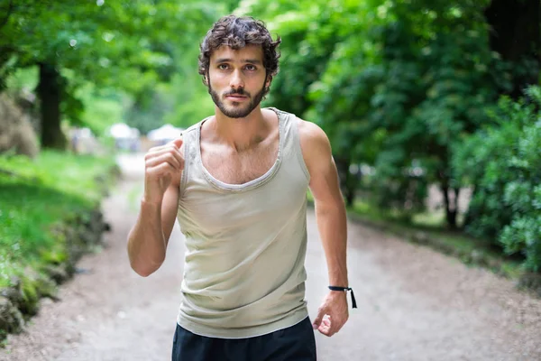 Man Running Buiten Park — Stockfoto