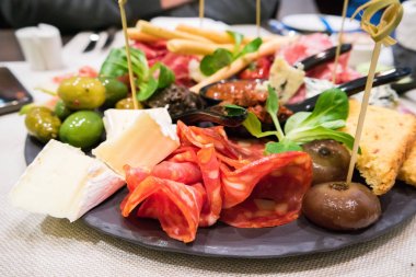 Plaka İtalyan başlangıç olarak tam