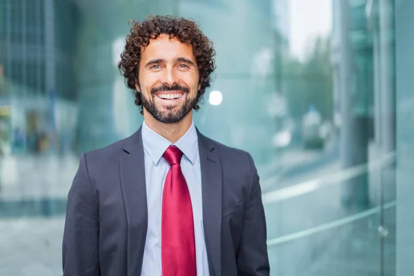 Retrato Belo Empresário Sorridente — Fotografia de Stock