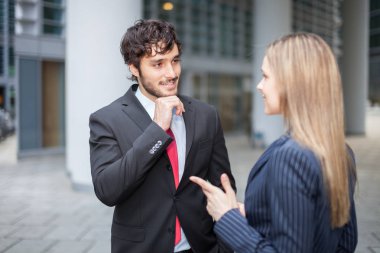 bir konuşma olan iş adamları