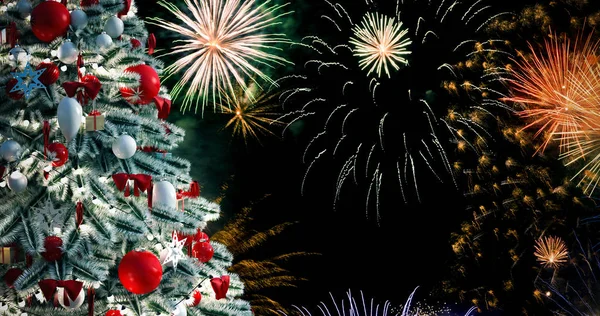 Árvore Natal Frente Fogos Artifício Conceito Natal Ano Novo — Fotografia de Stock