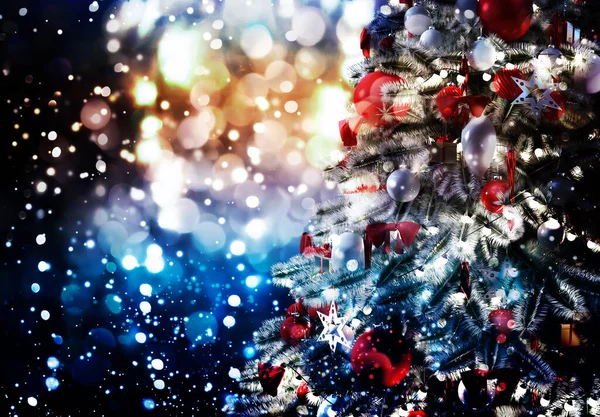 Рождественская Елка Блестящем Светлом Фоне — стоковое фото