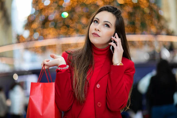 Mujer Joven Con Bolsa Compras Milán Italia — Foto de Stock