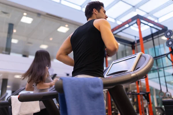 Mensen Die Loopband Lopen Een Fitnessruimte Cardiotraining Workout Concept — Stockfoto