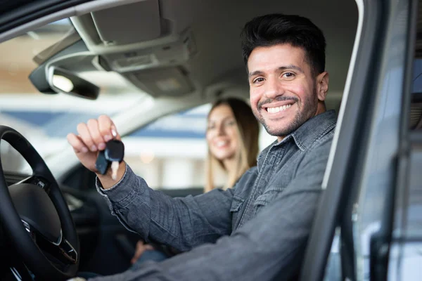 Young Happy Man Showing Key His New Car Car Dealer — Stock Photo, Image