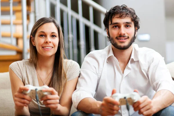 Young Couple Playing Video Games — Stock Photo, Image