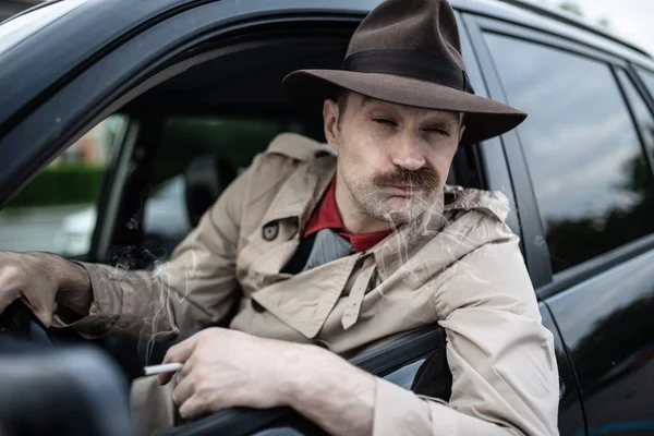 Detective Gangster Attesa Qualcuno Nella Sua Auto — Foto Stock