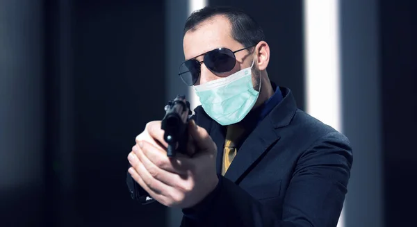 Secret Agent Holding Gun While Wearing Mask Coronavirus Pandemic Concept — Stock Photo, Image