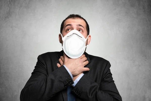 Maskovaný Obchodník Bez Dechu Koronavirová Pandemická Koncepce — Stock fotografie