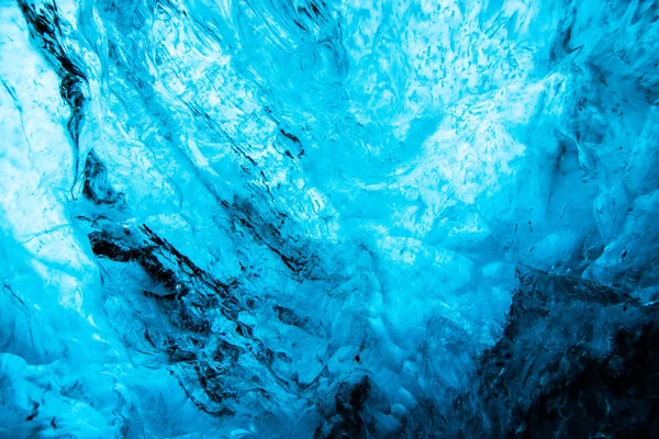 Hielo azul de la cueva glaciar de cristal en Islandia Imágenes De Stock Sin Royalties Gratis