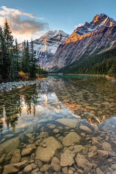 Monte Edith Cavell Alba — Foto Stock