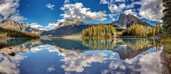 Emerald lake Panorama — Stockfoto