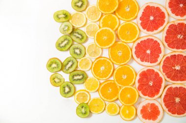 Beyaz arka plan Gradyan Rengi narenciye dilimleri