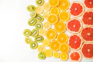 Beyaz arka plan Gradyan Rengi narenciye dilimleri