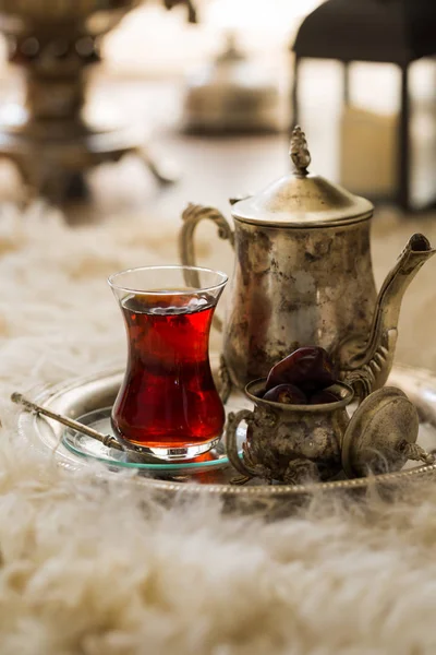 Vintage su ısıtıcısı ve tarihleri meyve cam çay seti oryantal tarzı armut şeklinde