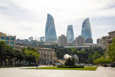 Bakü 'de yer alan Azerbaycan' daki en yüksek gökdelenlerin alev kuleleri, üç aleve benziyor.